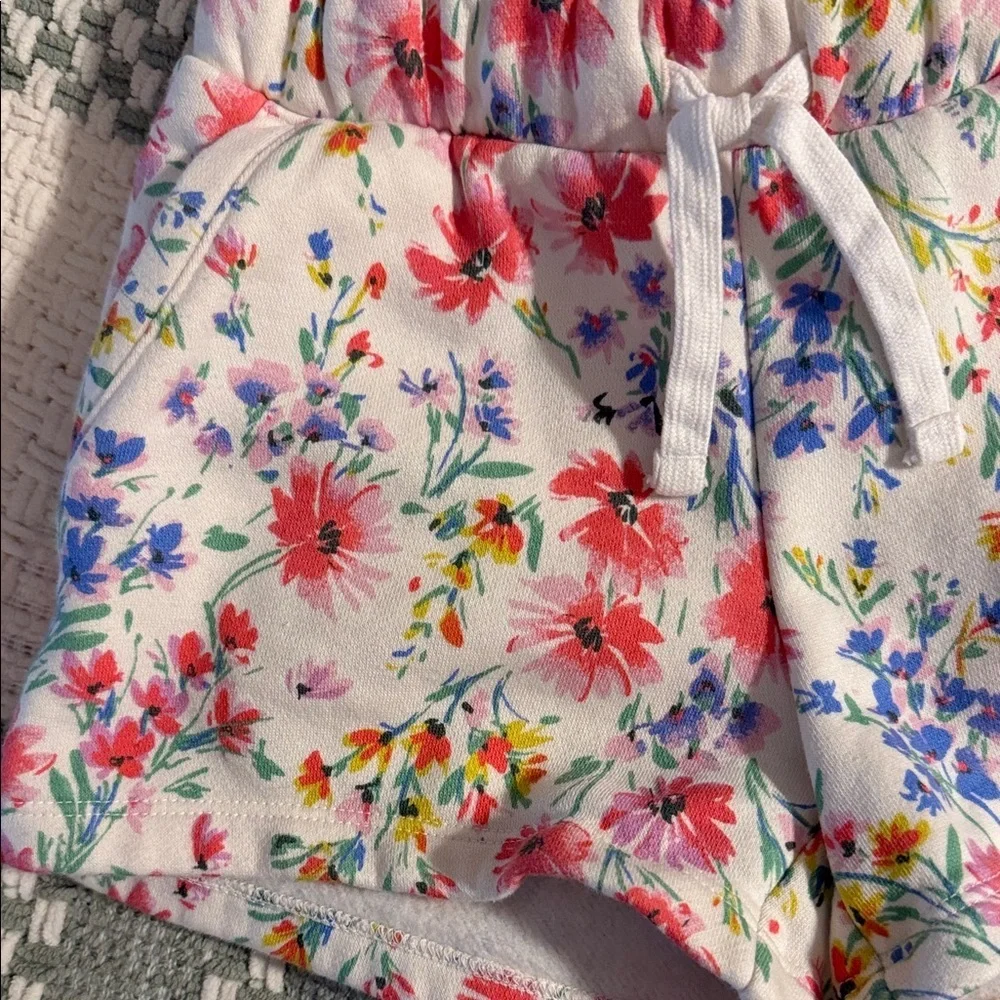 Girls GAP floral sweat shorts 🌸